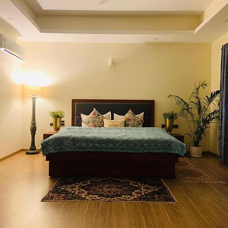 Umang - Premium Resort Like Villa In Vrindāvan エクステリア 写真