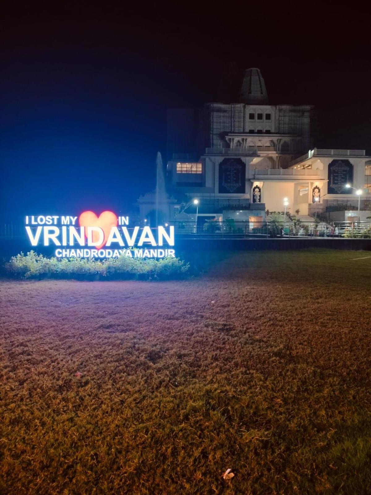Umang - Premium Resort Like Villa In Vrindāvan エクステリア 写真